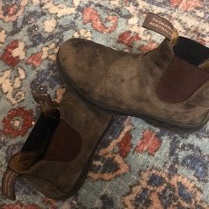 Lightly used light brown Blundstone boots